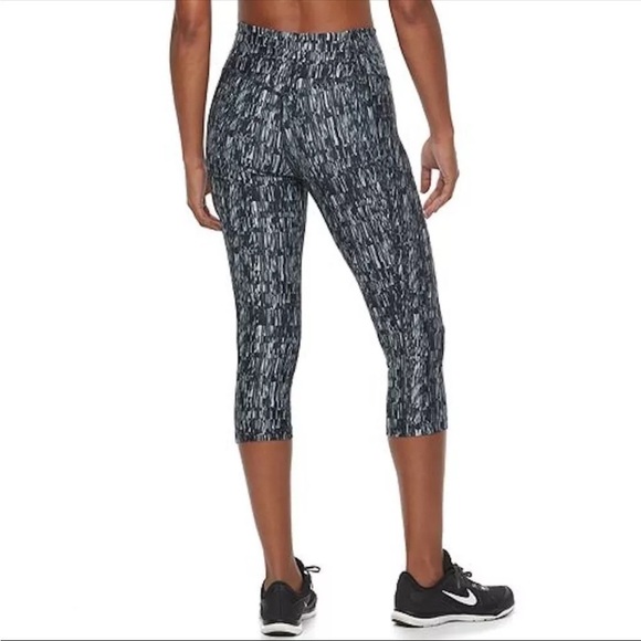 Nike Women’s Power Poly Screen Printed Capri crop pant/leggings Size Medium - Picture 3 of 16
